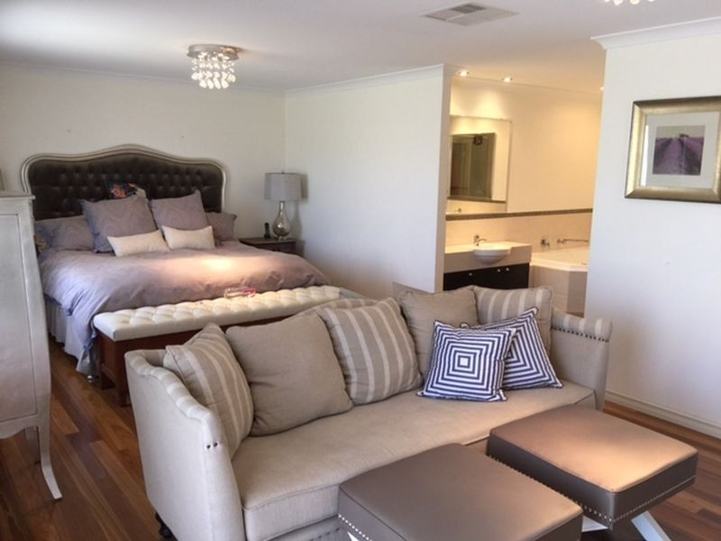 6 Mohan Loop, Hammond Park WA 6164