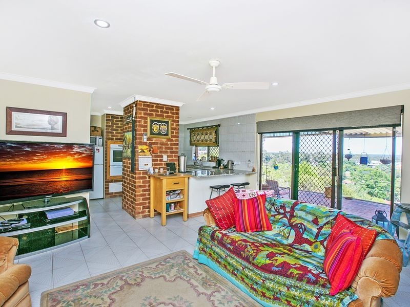 22 Derry Avenue, Mount Nasura WA 6112