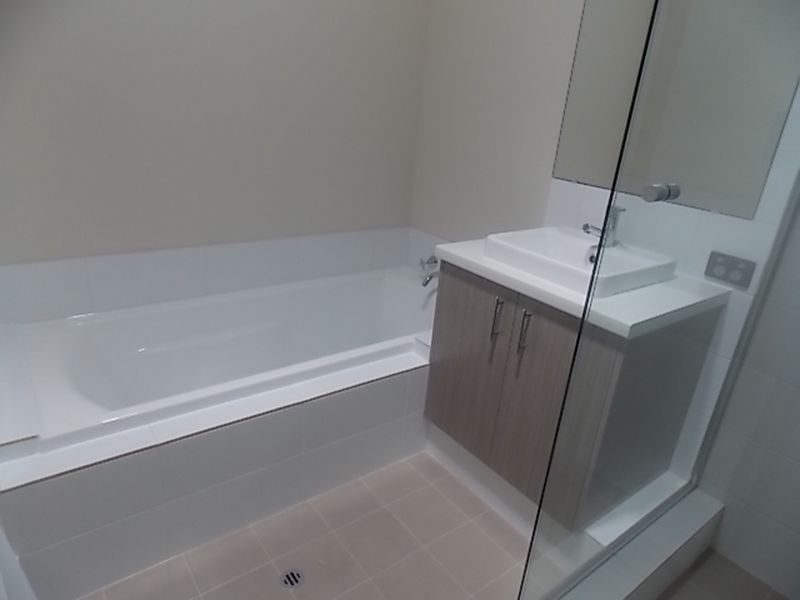 11 Dolomite Avenue, Wellard WA 6170