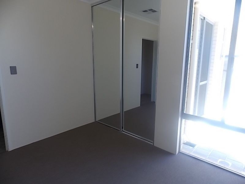 11 Dolomite Avenue, Wellard WA 6170