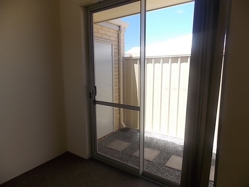 11 Dolomite Avenue, Wellard WA 6170