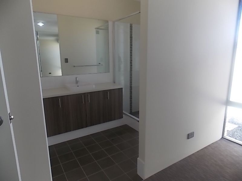 11 Dolomite Avenue, Wellard WA 6170