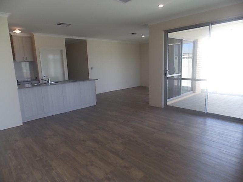 11 Dolomite Avenue, Wellard WA 6170