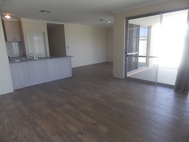 11 Dolomite Avenue, Wellard WA 6170