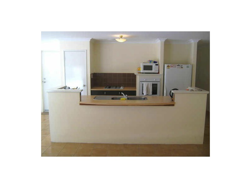 17 Sheffield Bend, Success WA 6164