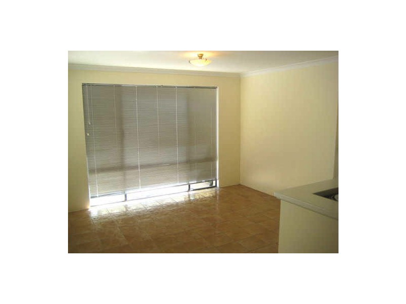 17 Sheffield Bend, Success WA 6164