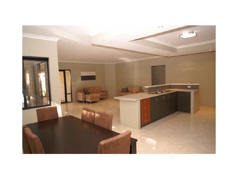 30 Solace Gardens, Atwell WA 6164