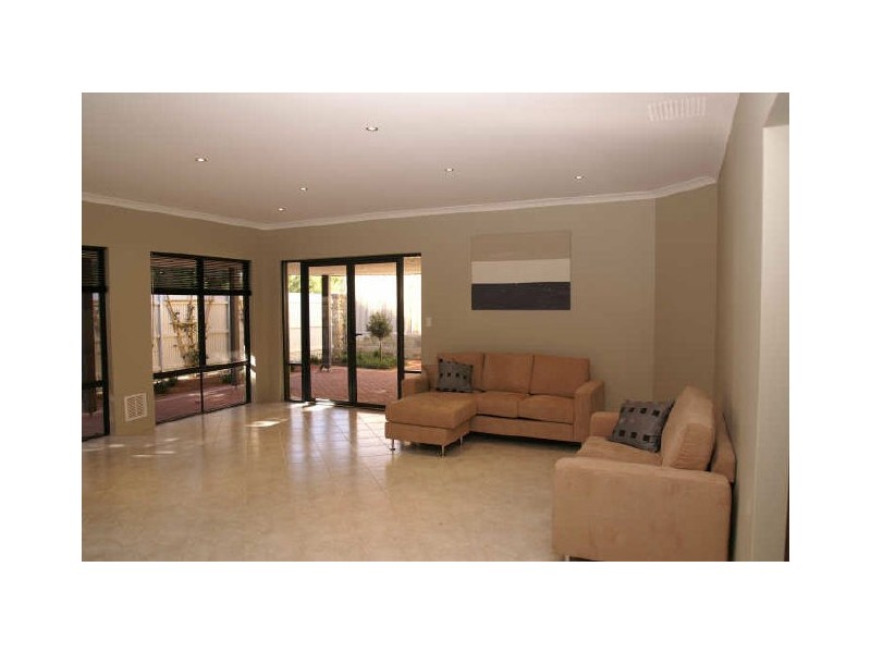 30 Solace Gardens, Atwell WA 6164