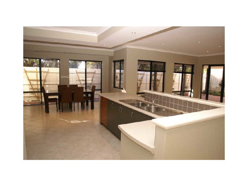 30 Solace Gardens, Atwell WA 6164