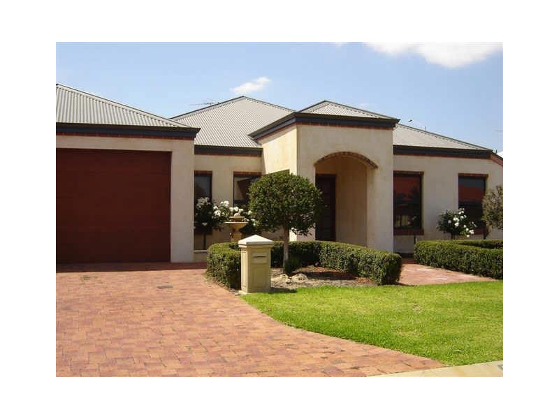 38 Beaumont Parkway, Success WA 6164