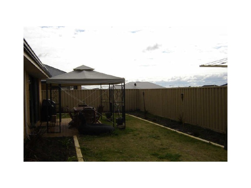 27 Lyon Road, Atwell WA 6164