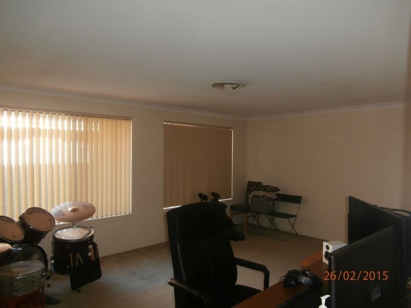 14 Limerick Loop, Wattle Grove WA 6107