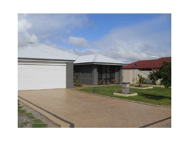 12 Normanby Bend, Success WA 6164