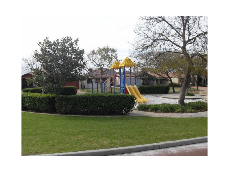 6 Richmond Entrance, Success WA 6164