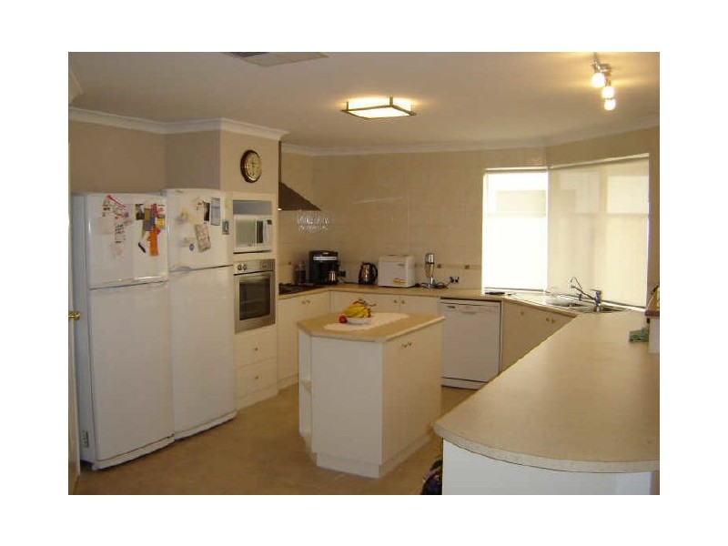 34 Mosman Loop, Success WA 6164