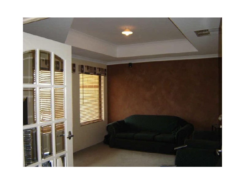 18 Windchime Terrace, Atwell WA 6164