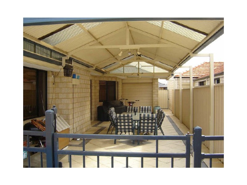 18 Windchime Terrace, Atwell WA 6164