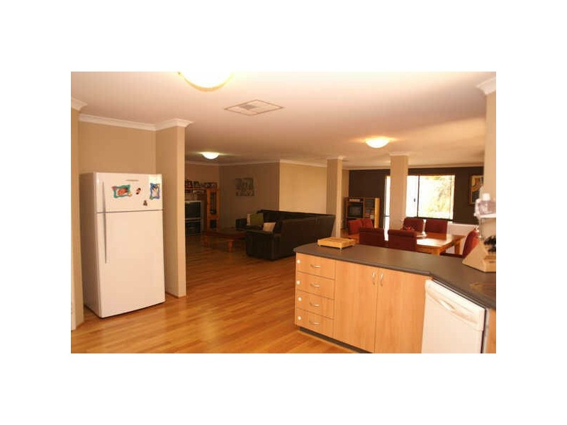 1 Penn Lane, Hammond Park WA 6164