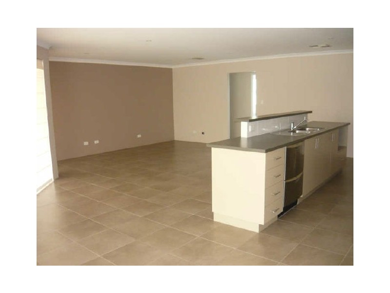 9 Mapleton Avenue, Aubin Grove WA 6164