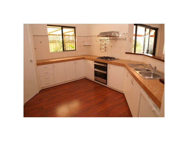 33 Lombe Gardens, Atwell WA 6164