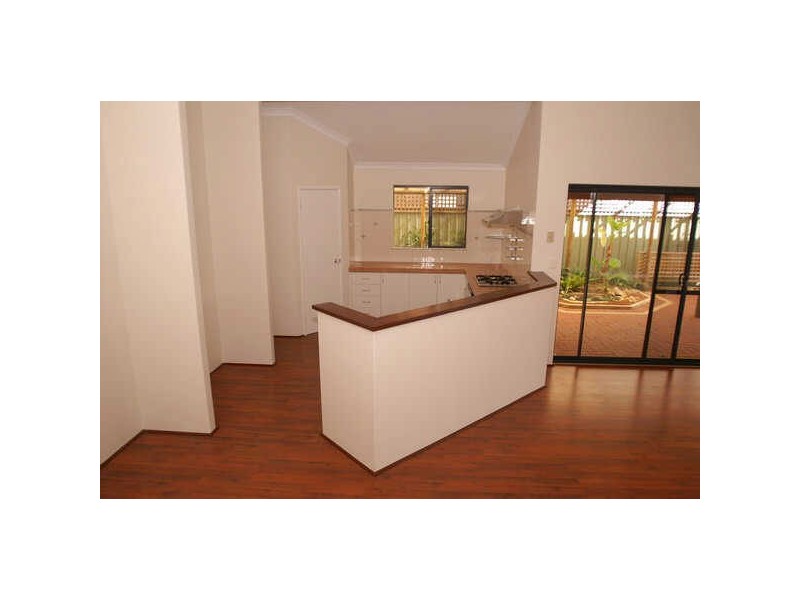 33 Lombe Gardens, Atwell WA 6164