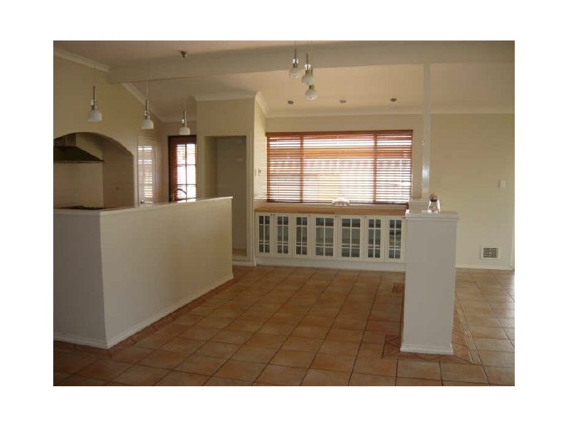 24 Carlhausen Close, Atwell WA 6164