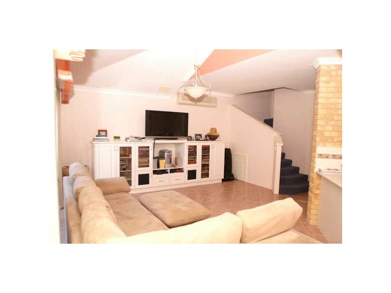 4/100 Kent Street, Rockingham WA 6168