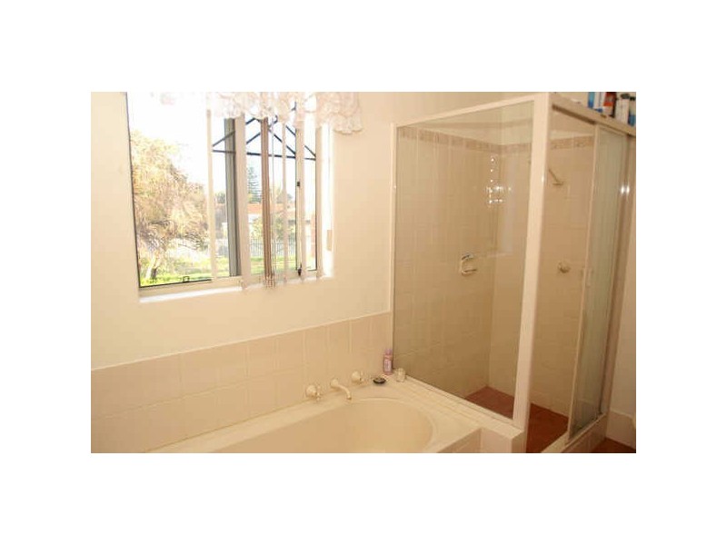 4/100 Kent Street, Rockingham WA 6168