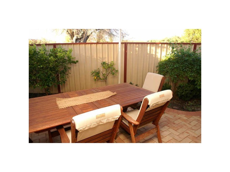 4/100 Kent Street, Rockingham WA 6168