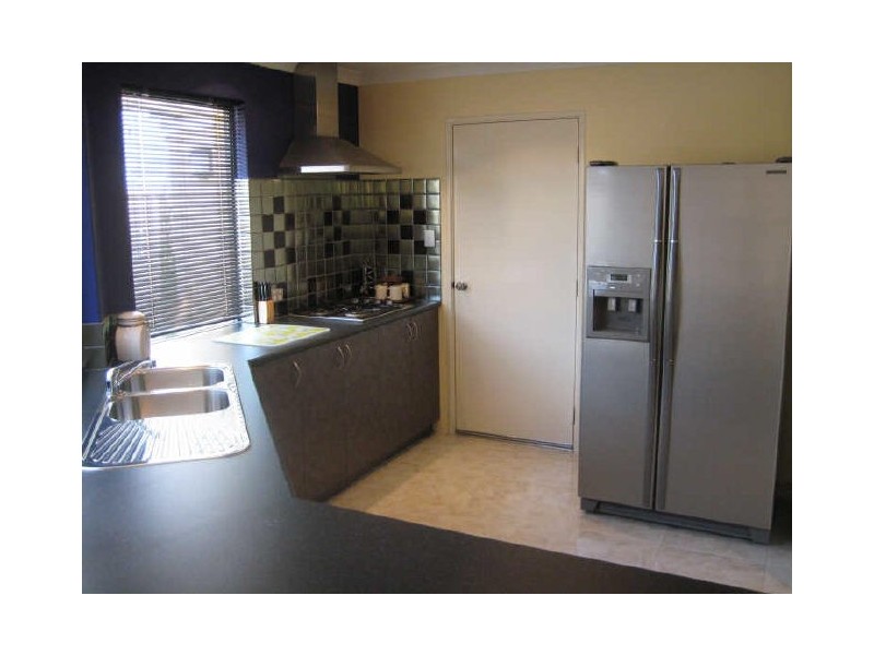 107 Aurora Drive, Atwell WA 6164