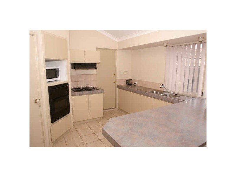 53 Delton Way, Atwell WA 6164