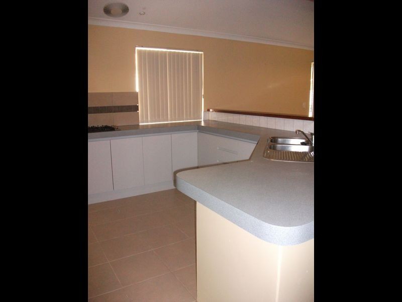 10 Dreier Court, Atwell WA 6164