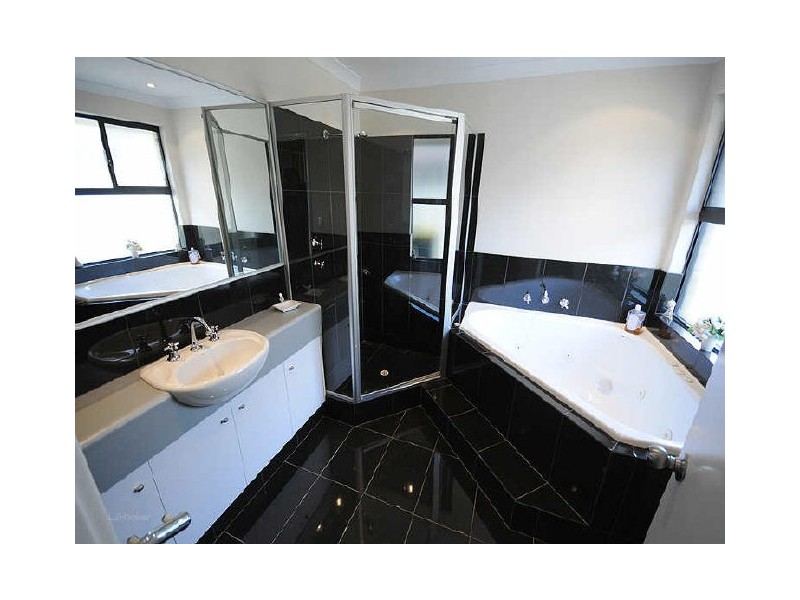 16 Gadsden Terrace, Success WA 6164