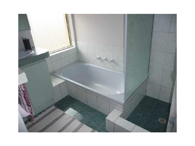 2 Lessing Place, South Lake WA 6164