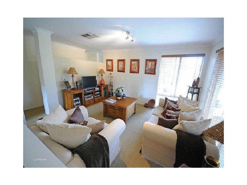 25 Hartwell Pde, Jandakot WA 6164