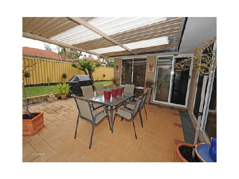 25 Hartwell Pde, Jandakot WA 6164