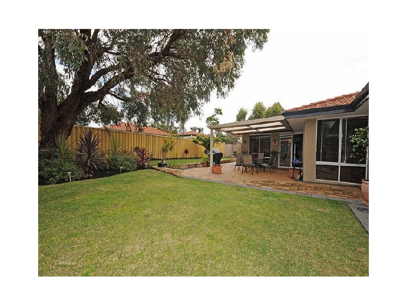 25 Hartwell Pde, Jandakot WA 6164
