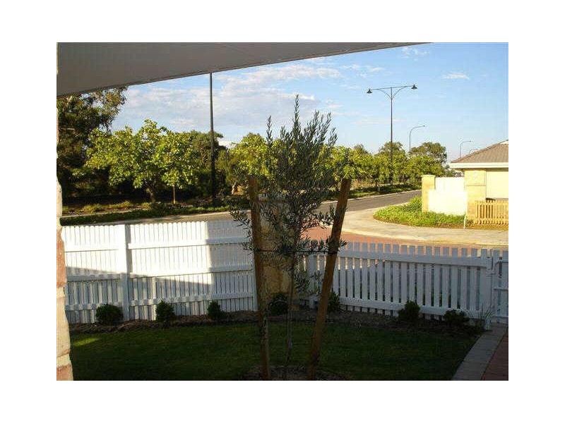 21 Essence Bend, Atwell WA 6164