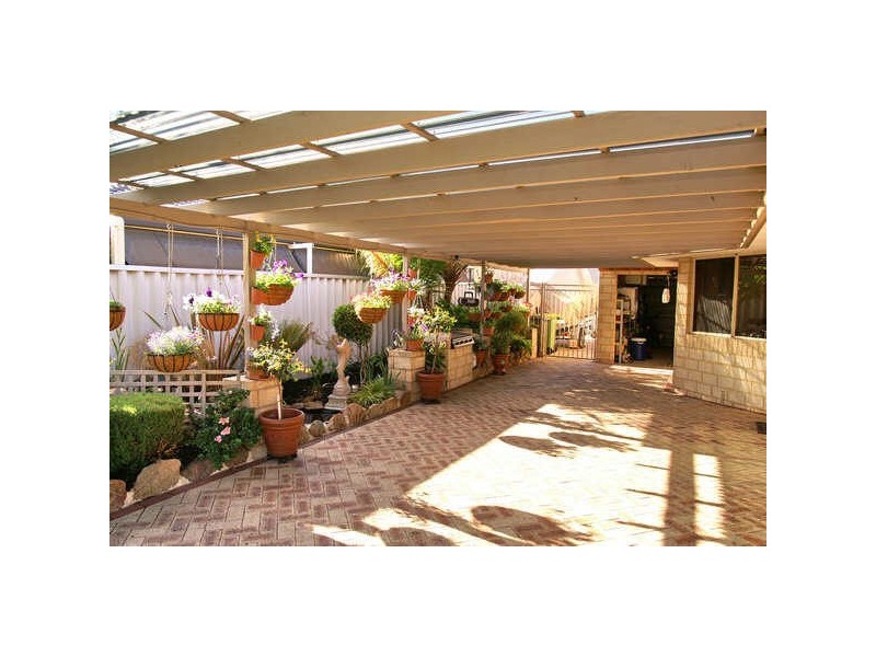 15 Lakehurst Way, Atwell WA 6164