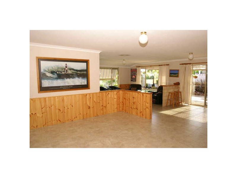 15 Lakehurst Way, Atwell WA 6164