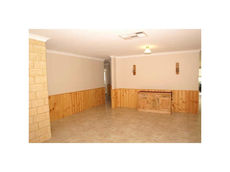 15 Lakehurst Way, Atwell WA 6164