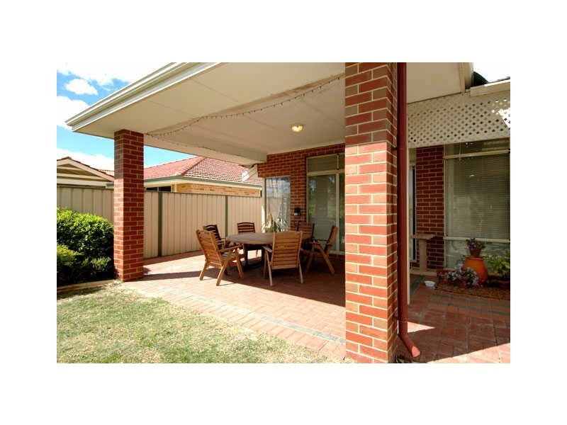 69 Kooralbyn Valley Crescent, Jandakot WA 6164