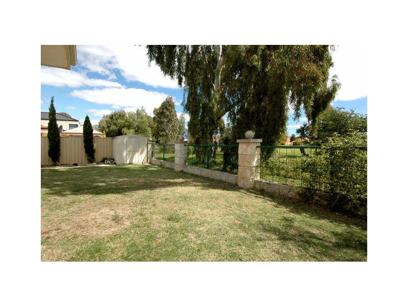 69 Kooralbyn Valley Crescent, Jandakot WA 6164