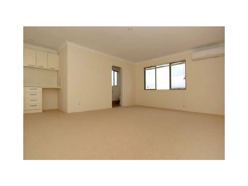 9 Angelica Way, Atwell WA 6164