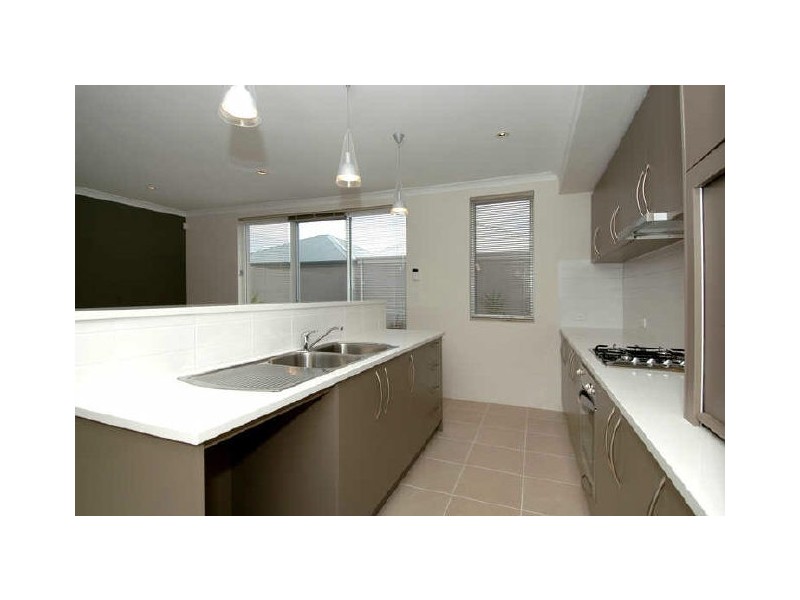 8 Congenial Loop, Atwell WA 6164