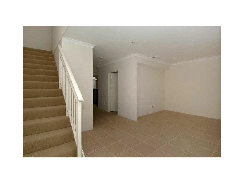 8 Congenial Loop, Atwell WA 6164