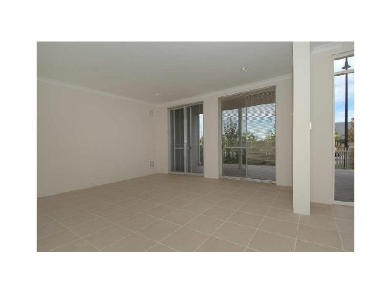 8 Congenial Loop, Atwell WA 6164