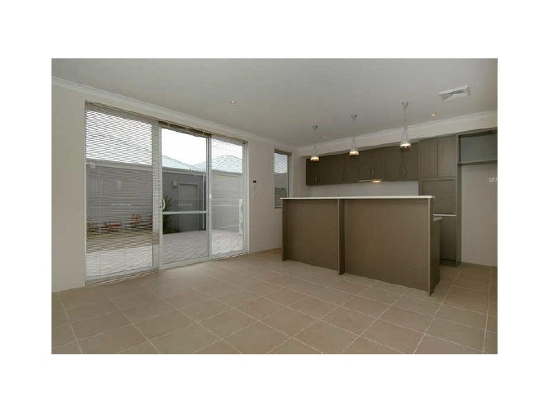 8 Congenial Loop, Atwell WA 6164