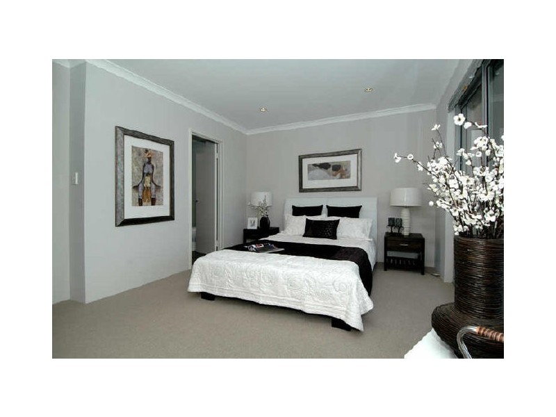 4 Congenial Loop, Atwell WA 6164