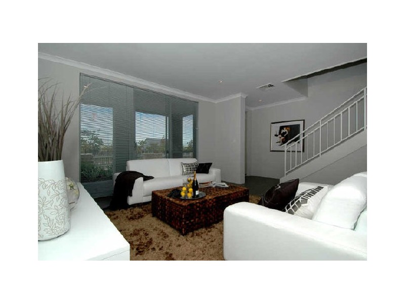 4 Congenial Loop, Atwell WA 6164